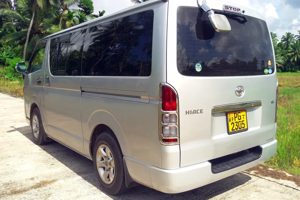 Island Walkers Toyota KDH van, side view – Island Walkers